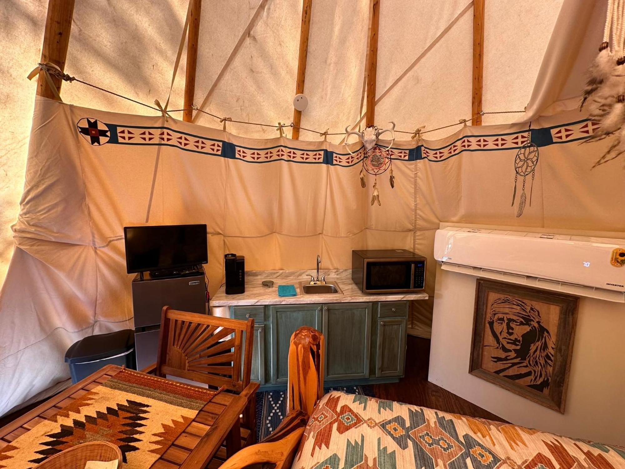 Bandera Stronghold - Cochise Tipi Екстер'єр фото